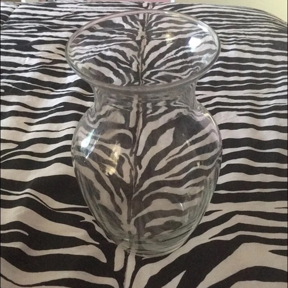 Glass flower vase. Round clear. Home decor. New never used - Picture 2 of 2